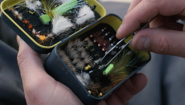 Yakoda Fly Tin and Tweezer Combo Action Yakoda Fly Tin and Tweezer Combo Action